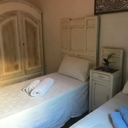 Проживание в семье Casa Margot *